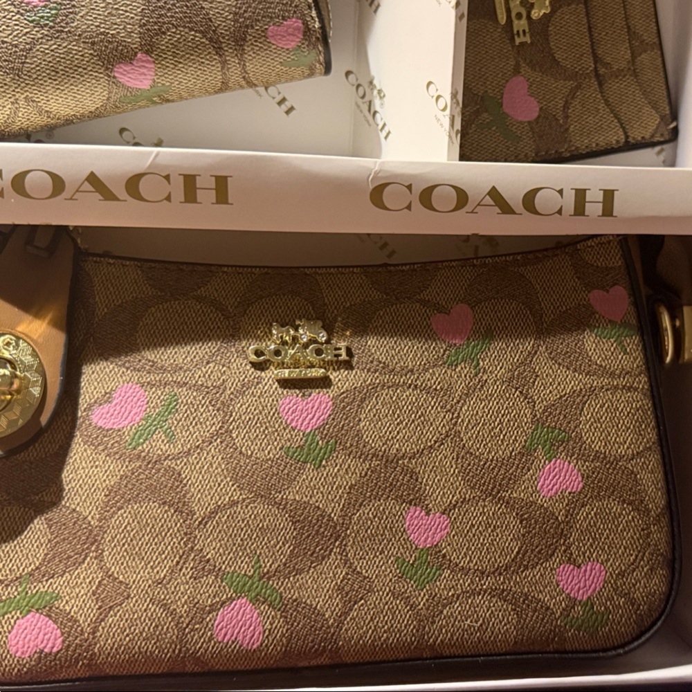 COACH Brown Signature Canvas Crossbody with Pink Heart Print purse. , wallet and - Picture 5 of 9
